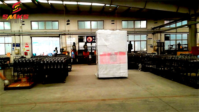 閥塊<a href='http://m.yyjdwx.com' target='_blank'><u>交叉孔去毛刺</u></a>_蘇州斯曼克磨粒流設備有限公司